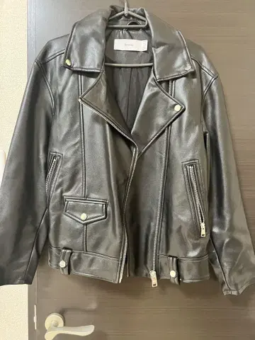 Bershka 블랙 라이더 자켓