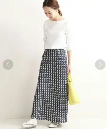 이에나 레트로 데신 플라워 스커트 40