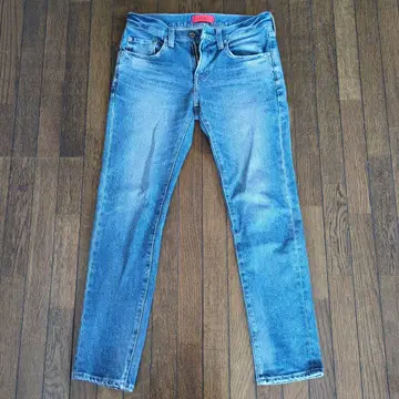 RED CARD B75861Z 28인치