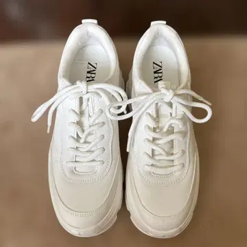 ZARA 화이트 통굽 스니커즈 size39