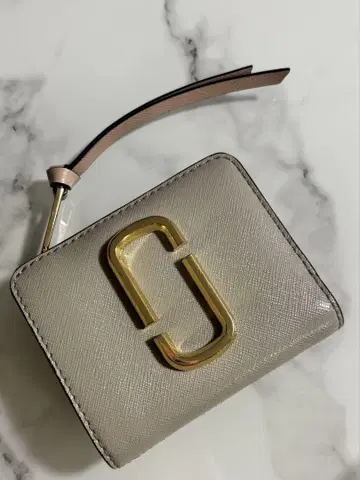 Marc Jacobs 접이식 지갑 베이지