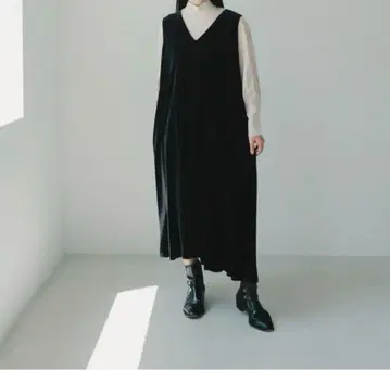 새상품급 foufou 슬리브리스 벨로아 원피스 사이즈 1