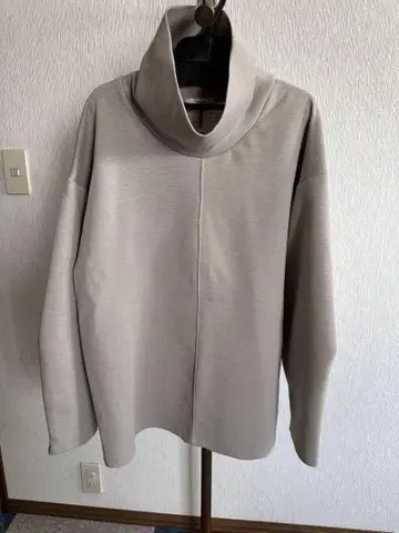 CLANE 베이지 터틀넥 M
