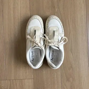 쇼세 chausser 액티브 화이트 통굽 스니커즈