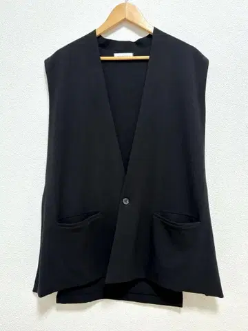 새상품급 안티카 patterntorso 베스트 슬릿 블랙