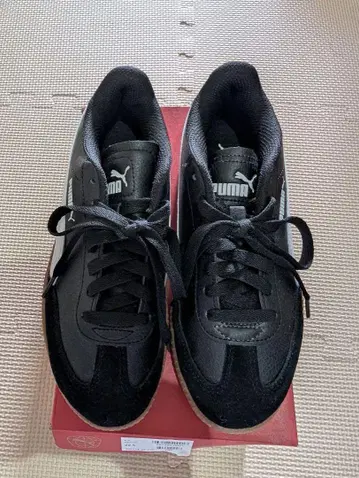 Puma 블랙 스니커즈