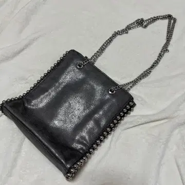 ZARA 메탈릭 스터드 체인 백