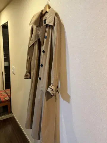 마시모두띠의 트렌치코트