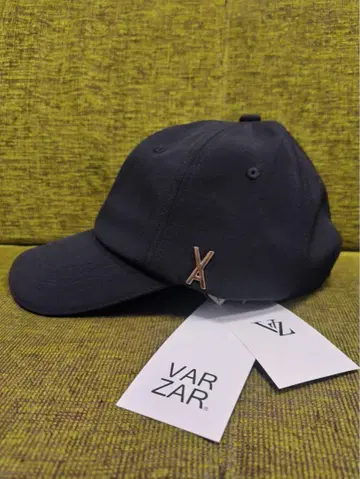 VARZAR 블랙 실버 캡 택 포함 새상품
