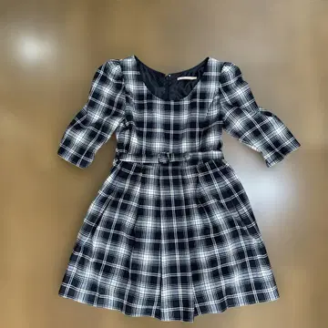 dazzlin 체크 무늬 미니 원피스 7부 소매