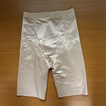 베이지 브라이덜 이너 숏 기장 M