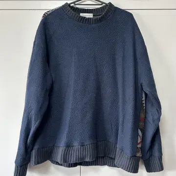 UNIVERSAL STYLE WEAR 네이비 스웨터 M 즉시 구매