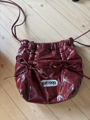 OUTDOOR PRODUCTS 버건디 복조리형 숄더백