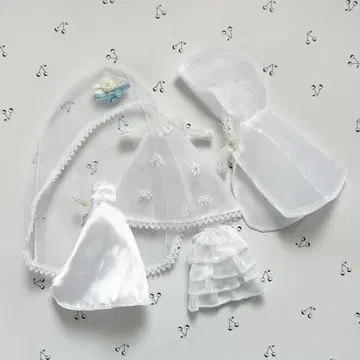 미니 브라이스 썸씽 블루 디폴트 아웃핏