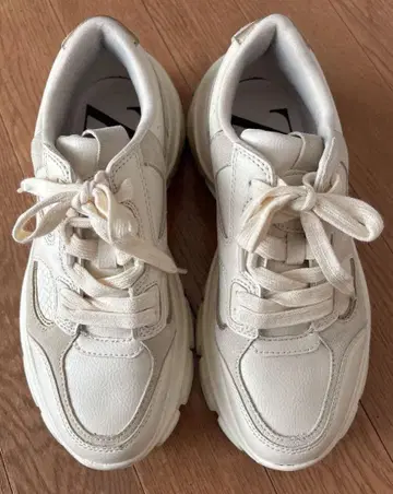 자라 ZARA 통굽 스니커즈 베이지