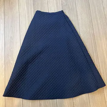 네이비 퀼팅 플레어 스커트