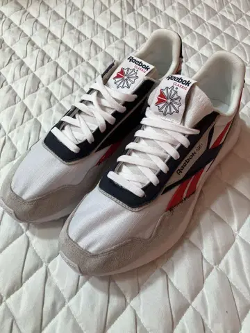 [ 시착만 한 상품 ] Reebok 러닝화 화이트/네이비