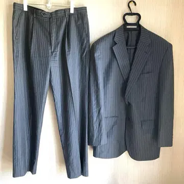 YUKIKO HANAI 셋업 네이비 스트라이프 비즈니스 정장