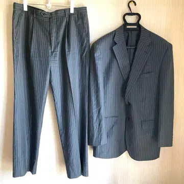 YUKIKO HANAI 셋업 네이비 스트라이프 비즈니스 정장