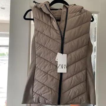 ZARA 베이지 후드 부착 퀼팅 베스트 M 사이즈
