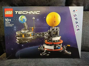LEGO Technic 42179 지구와 달의 궤도