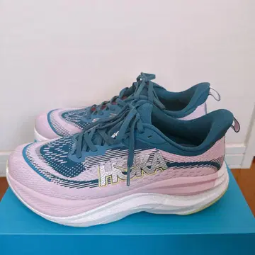 HOKA skyflow 와이드 사이즈 25cm
