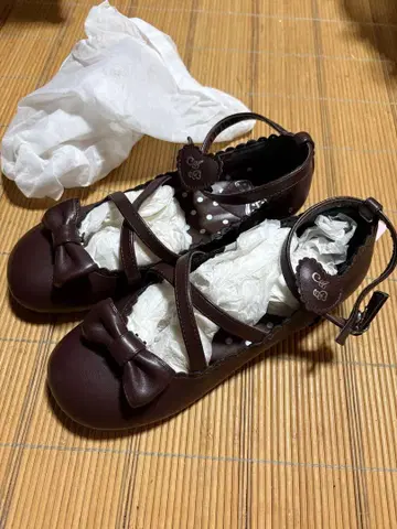 새상품 엔젤릭 프리티 신발 브라운 LL 하트 리본