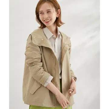 베이지 후드 부착 마운틴 후드티