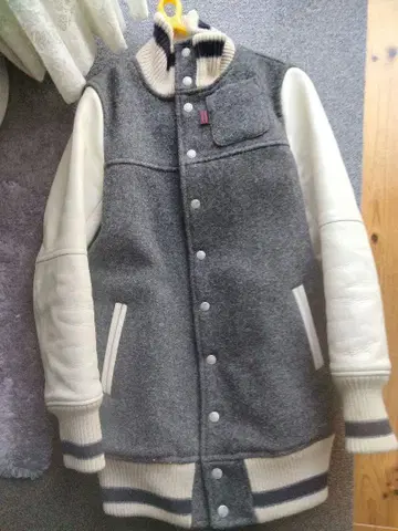 울 가죽 바시티 자켓 그레이/화이트