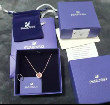 Swarovski 핑크 꽃 모티브 목걸이