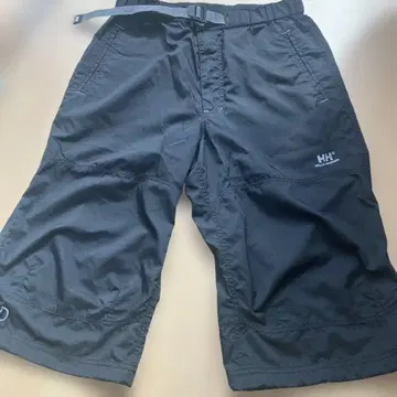 헬리 한센 블랙 숏팬츠