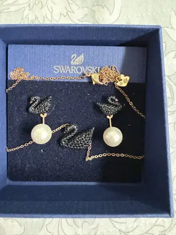 Swarovski 백조 모티브 귀걸이 세트