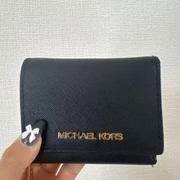 MICHAEL KORS 블랙 3단 폴더형 지갑