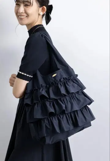 아메노치하레 포켓터블 프릴 에코백