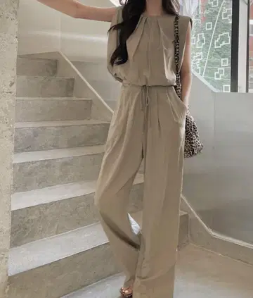 셋업 턱 슬리브리스 블라우스 & 이지 팬츠