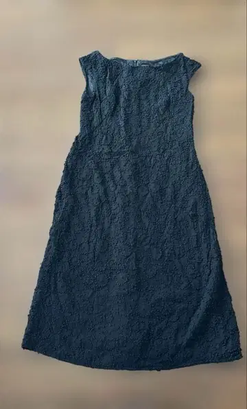 Sybilla 블랙 슬리브리스 원피스