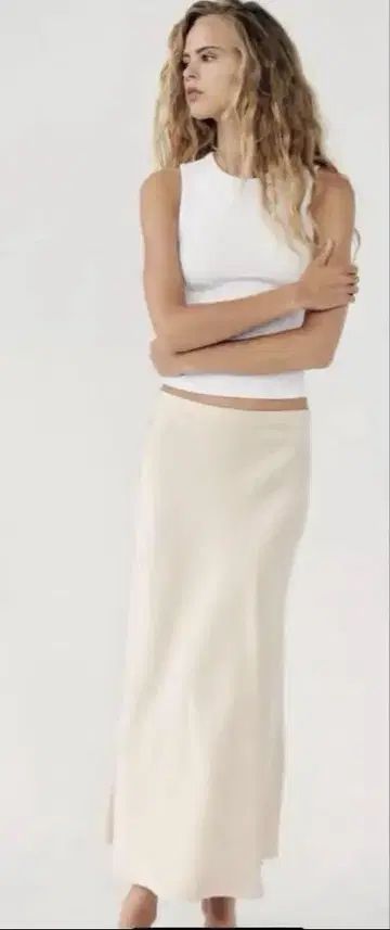 ZARA 새틴 스커트