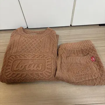젤라피케 lotus 콜라보