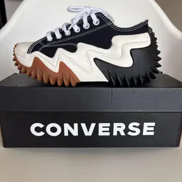 CONVERSE 스파이크 밑창 스니커즈