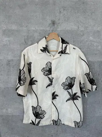 ZARA 자라 대비 자수 셔츠 S 사이즈 완판템