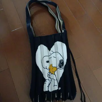PEANUTS 스누피 숄더백 블랙