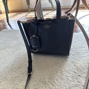 kate spade 스캘럽 디자인 숄더백