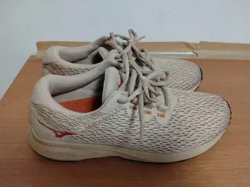 Mizuno 베이지 러닝화