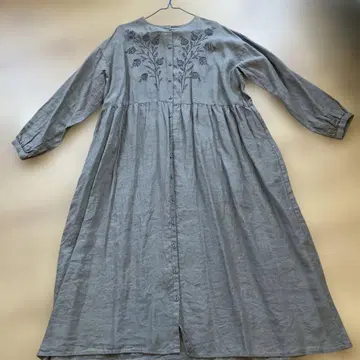 가을 새상품 35thSlowlinen 자수 원피스 모카