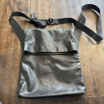 에네스베 숄더백 가죽 블랙 숄더