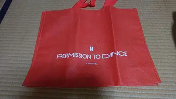 PERMISSION TO DANCE 토트백