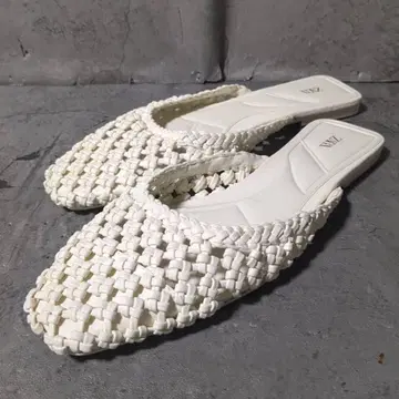 [ ZARA ] 자라 (36) 뜨개질 화이트 뮬 샌들