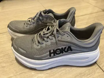 HOKA BOND 9 그레이 스니커즈