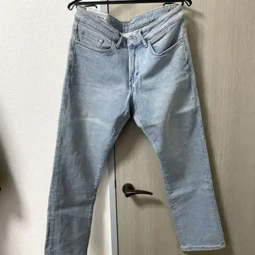 라이트 블루 데님 청바지 G H&M