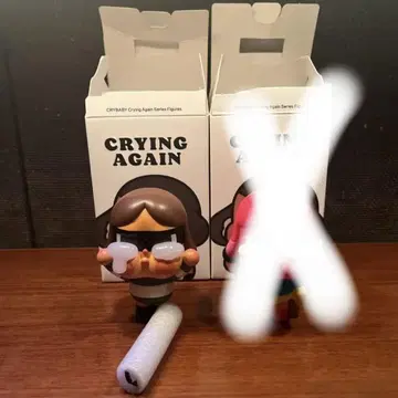 POP MART CRYINGAGAIN crybaby 피규어
